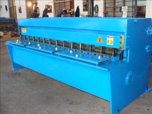 供应2-4米液压式剪板机