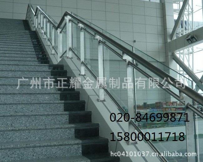 供应专业生产不锈钢夹胶玻璃护栏厂家、广州不锈钢玻璃护栏多少钱一米？