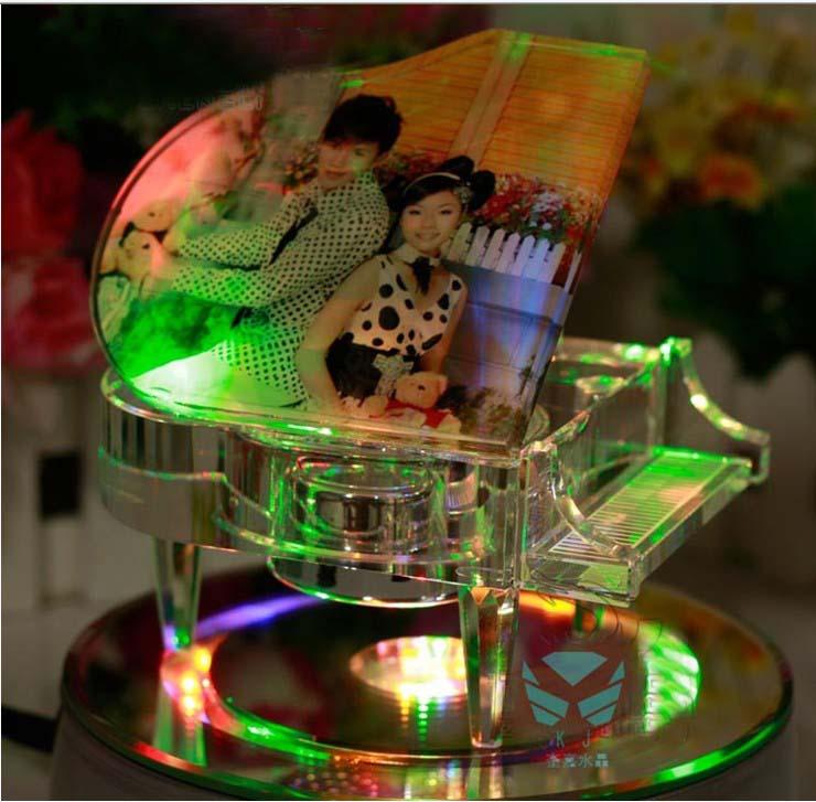 供应广州水晶钢琴模型供应，水晶钢琴音乐盒，水晶八音盒，情人节纪念品