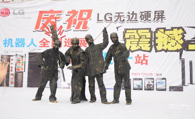 供应老北京铜人金人行为艺术活体雕塑图片