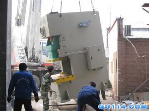 供应北京数控机床装卸车搬运定位，数控机床吊装人工搬运就位图片