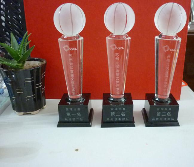 供应广州水晶奖杯厂家，羽毛球篮球足球比赛奖杯，俱乐部比赛奖杯，奖牌