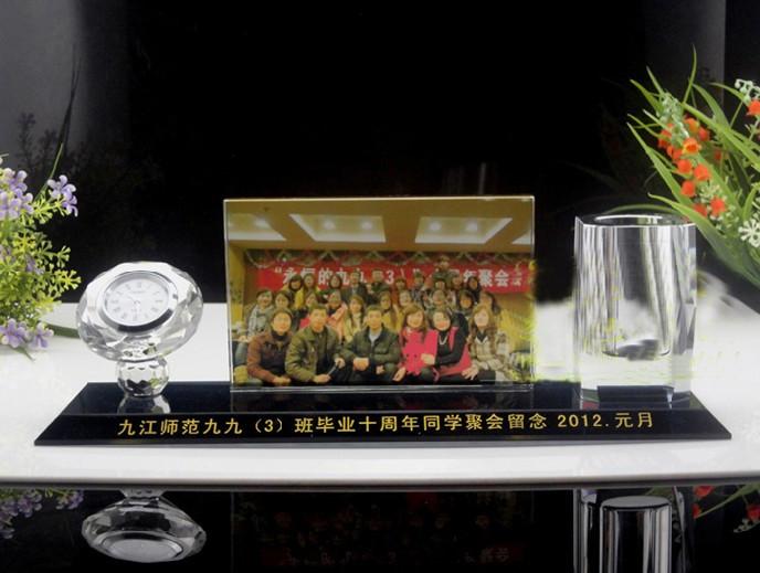 供应广东广州学校校庆纪念品，周年庆典纪念品，同学联谊会纪念品，笔筒图片