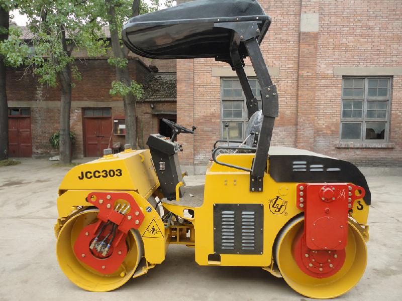 供应洛阳一拖洛建JCC303型3吨双钢轮振动压路机