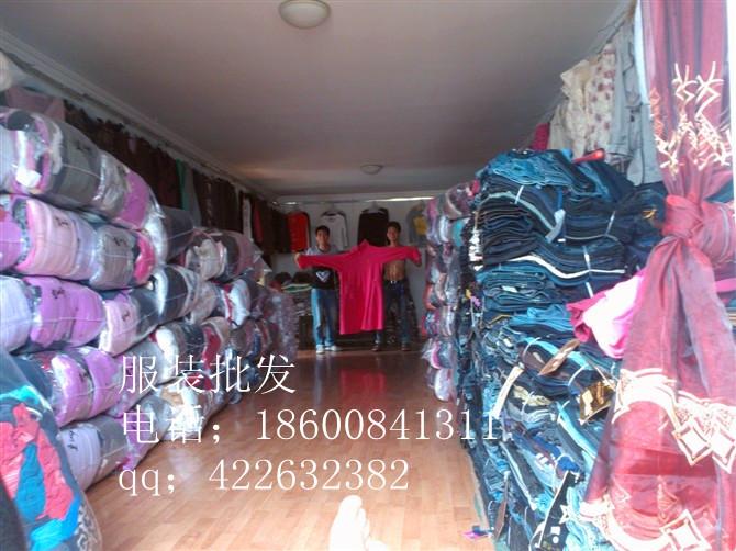 全北京最低价外贸库存尾货服装批发棉服，杂整款牛仔经典大方