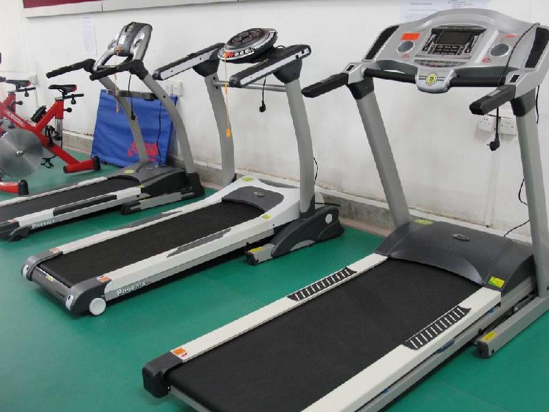 供应武汉健身器材厂家3折送货安装一条龙服务 武汉健身器材武汉跑步机室内健身器图片