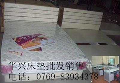 供应弹性山棕床垫的高端市场员工床垫，酒店弹簧垫，出租房床垫木床图片