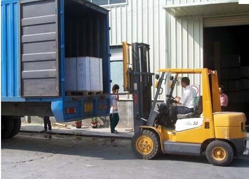 苏州专业装卸货柜苏州园区叉车装车，装卸搬运货柜掏箱图片
