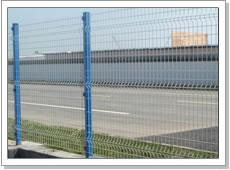 供应广东茂名道路隔离栅厂家，道路围栏网价钱，道路围栏网用途图片