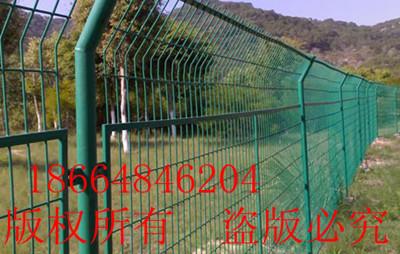 郴州养殖围栏网价格，韶关包胶勾花网、广州场地护栏网图