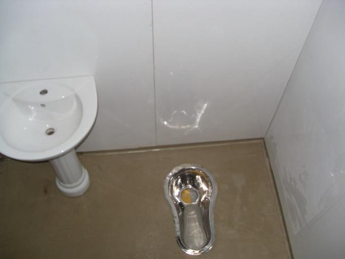 鑫铃BU0912含蹲便器整体浴室，鑫铃国内第一家拥有蹲便器制造技术。图片