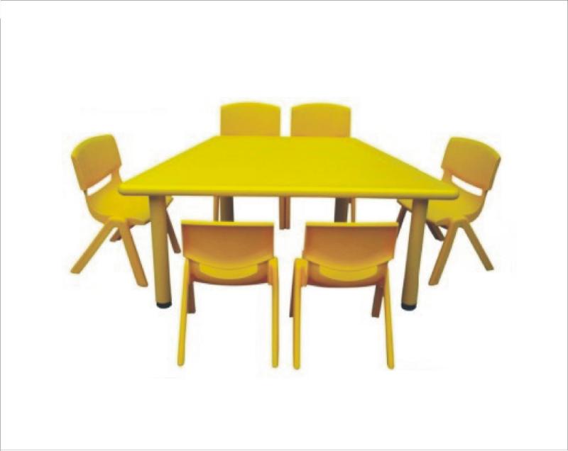 供应幼儿园桌椅工程塑料组合玩具