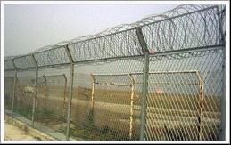 小区别墅护栏网 厂区铁艺栅栏 机场围网 电焊网片图片
