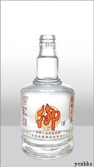 2013山东玻璃瓶厂提供如何选择酒瓶批发