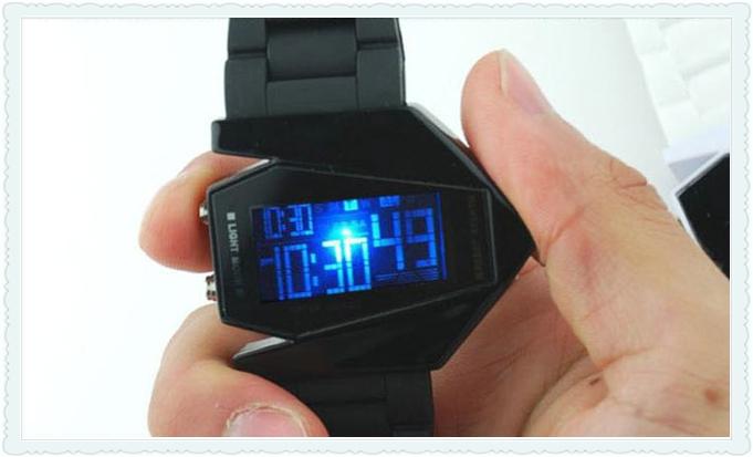 供应LED飞机表创意LED手表时装表果冻表日内瓦手表