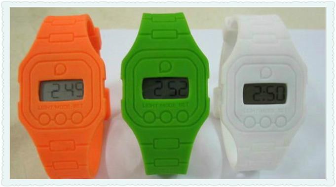 供应低价电子表批发 广东省最好的手表厂批发时尚品牌手表