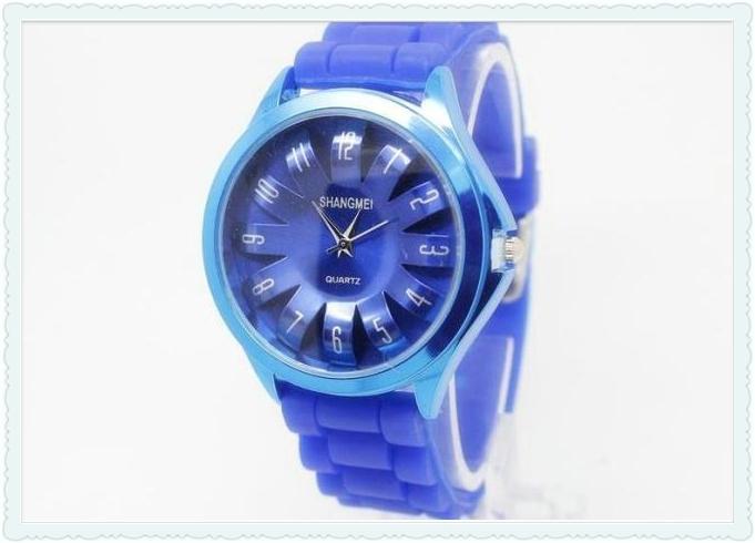 东莞市硅胶手表厂家供应硅胶手表 菊花表 个性创意手表 硅胶宽表手表 镶钻女手表