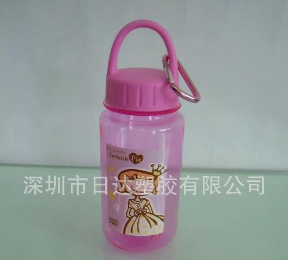 深圳日达供应红色儿童PC水壶 pc运动水壶 礼品太空水壶图片