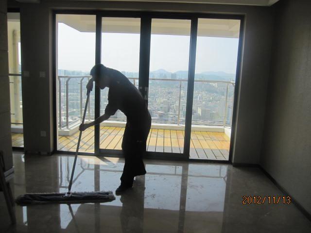 供应洗外墙玻璃的方法-海南清洁