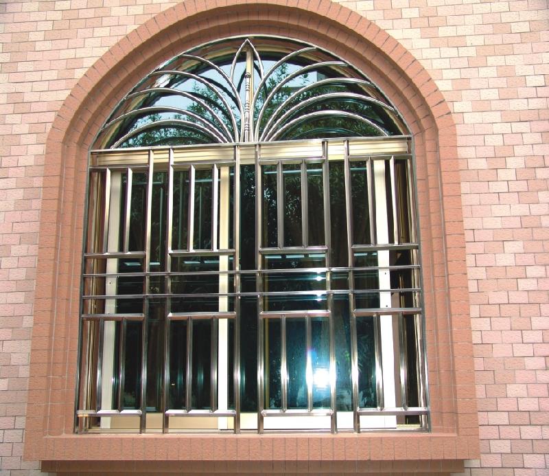 供应防盗窗定做，不锈钢窗，铁艺窗，铝合金窗，阳台护栏图片