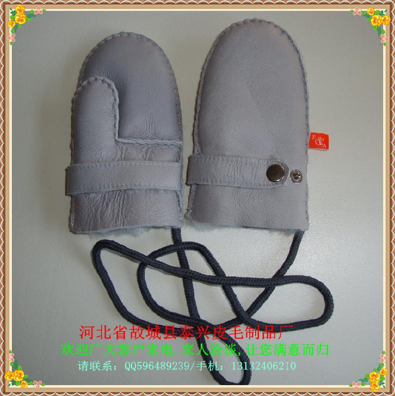 厂家最新特供UGG皮毛一体优质羊皮环保时尚保暖儿童手套帽子婴儿鞋
