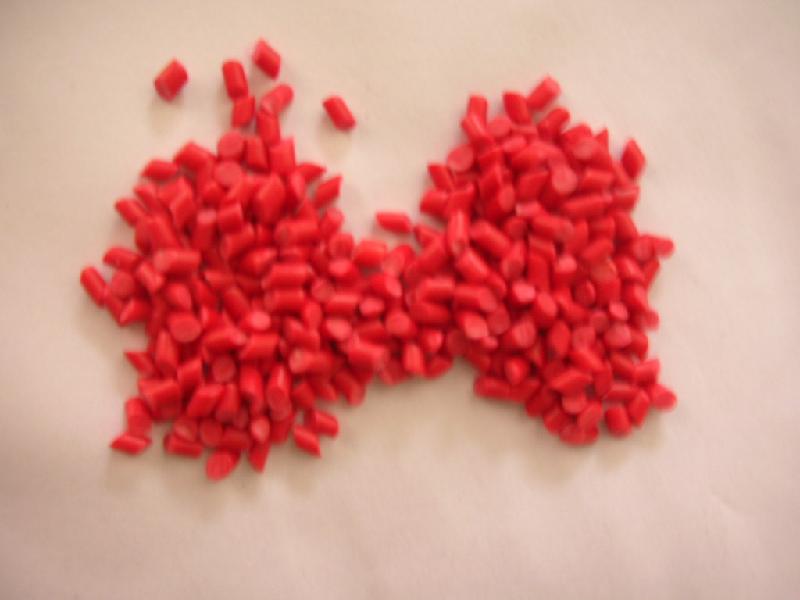 供应PE红色再生塑胶原料 特级可用于吹膜、注塑。包装膜 环保