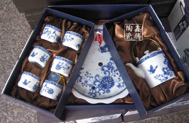 供应厂家手工绘制陶瓷茶具青花茶具图片