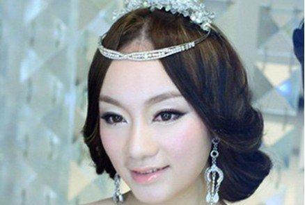 供应苏州新娘跟妆化妆婚庆供应全天图片