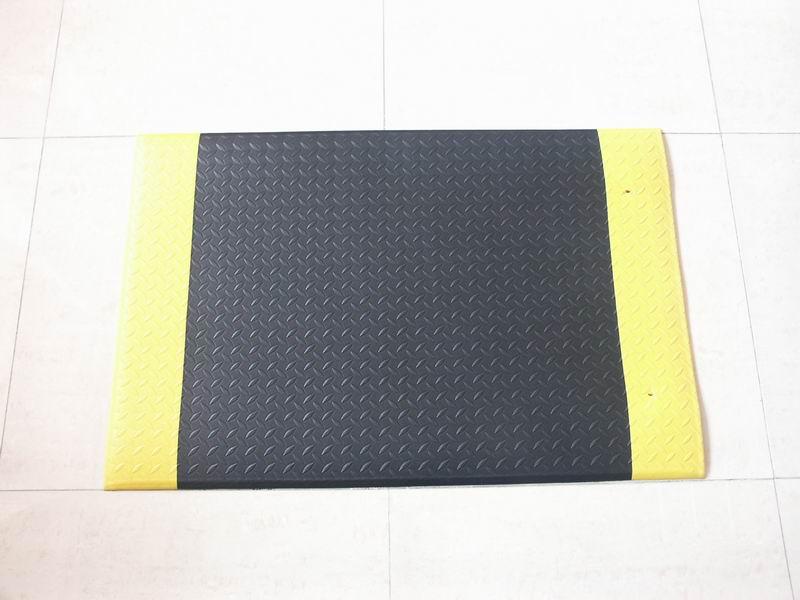供应耐用型钢花纹抗疲劳地垫 能够减轻长站立员工的疲劳感 提高效率