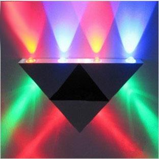 供应LED8W三角形壁灯  酒吧KTV包房装饰壁画射灯 可配遥控器