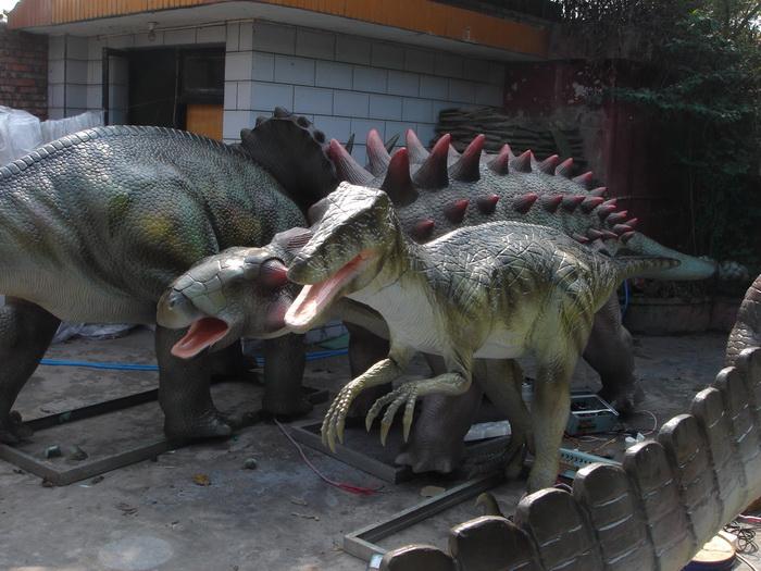 自贡可以动的恐龙生产厂家商家专业供应电动机械恐龙图片