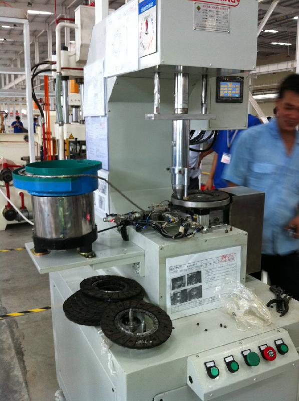 供应上海非标自动化油压机制造，上海非标液压机器设计