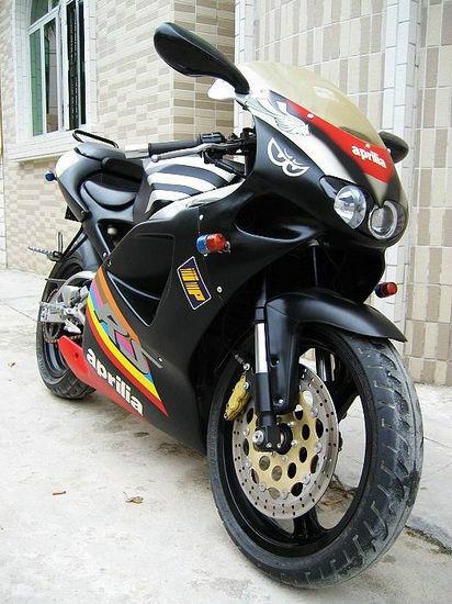 供应济宁阿普利亚RS125摩托车价格