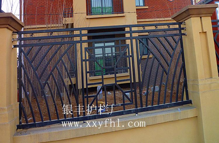 河南银丰护栏厂厂家供应热镀锌栅栏厂家生产定做栅栏门