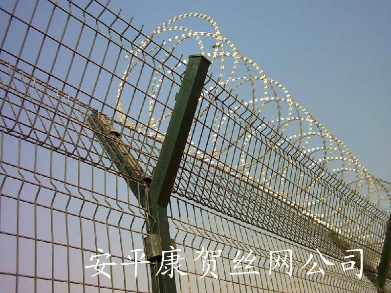 监狱护栏网供应监狱护栏网，监狱隔离栅，监狱围栏网