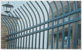 供应住宅小区铁艺围栏网 锌钢围栏款式多样厂家定做图片