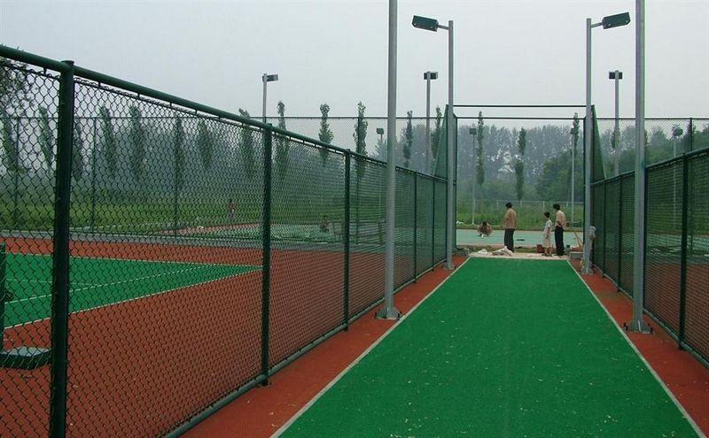 供应体育场防护网安装、球场隔离围网生产合同