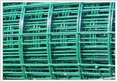 供应绿色护栏网波浪隔离栅养殖围栏网图片