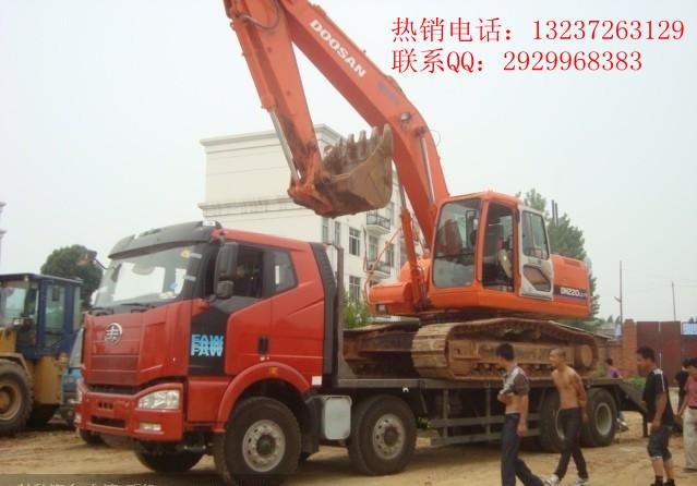 随州市西藏哪里有卖国四挖机平板运输车厂家