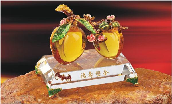 供应广州水晶纪念品制作厂商、单位员工退伍纪念品定做、退休干部纪念品图片