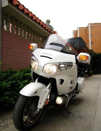 本田金翼GL1800本田摩托车专卖店批发