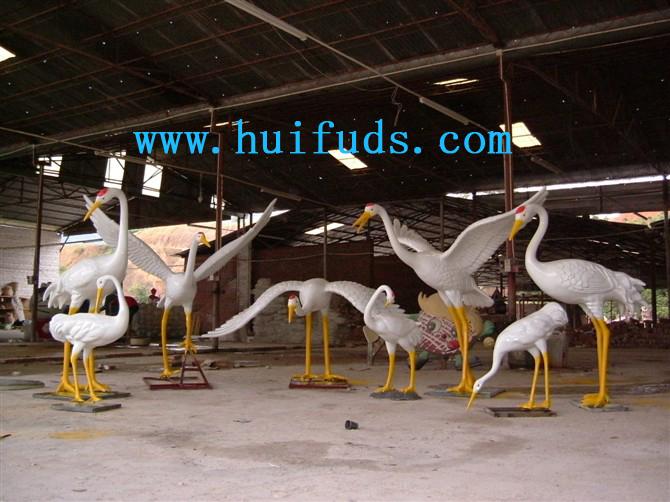 供应广东惠州玻璃钢动物雕塑喷泉水景水池白鹤雕塑装饰件图片