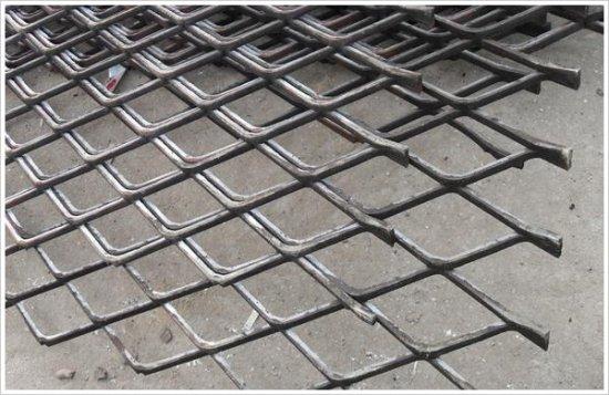 供应重型钢板网厂家/中重型钢板网批发