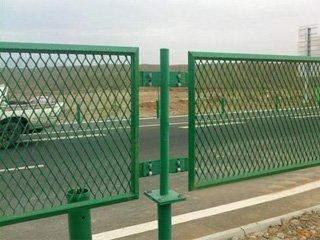 山东钢板网护栏/公路防眩网厂家批发