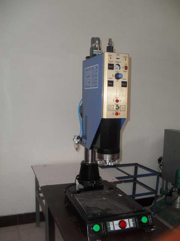 供应重庆茶杯超声波焊接机重庆塑胶打火机超声波焊接机