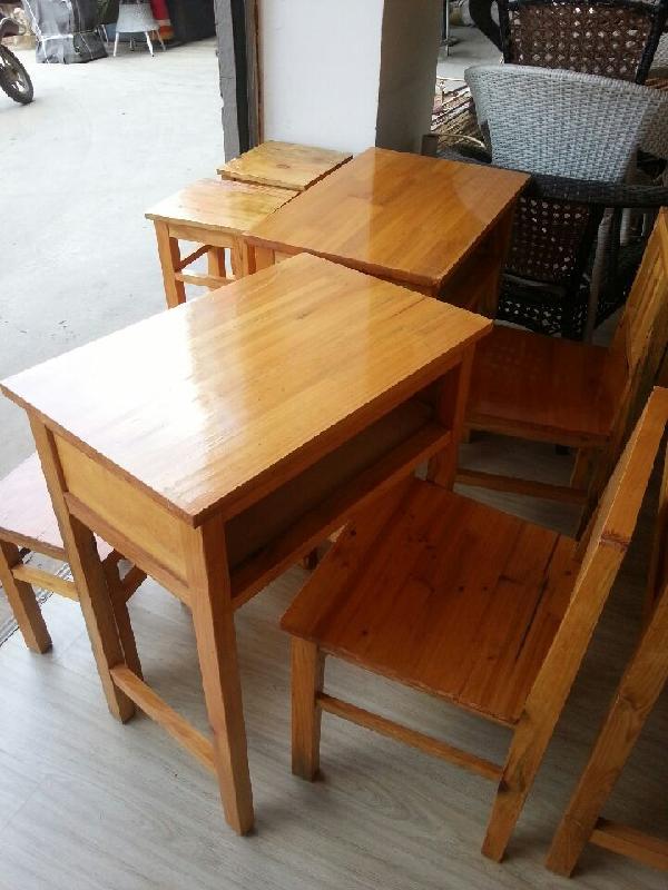 供应实木课桌椅