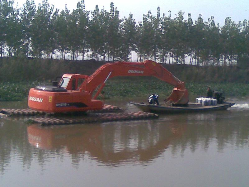 供应武汉水陆挖掘机，武汉水陆挖掘机工程