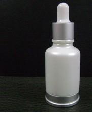 供应30ML高档精油滴管瓶珠光白滴管瓶30ML带底座精油吸管瓶图片