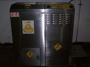 供应加拿大Uni-ram防爆型天那水溶剂回收机图片