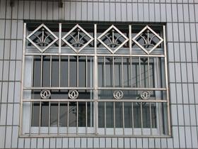 宝安区防护网不锈钢防盗网铝合金窗塑钢窗隔音窗无框阳台窗雨篷安装中心